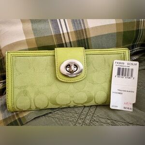 Coach Y2K F43609 Lime wallet